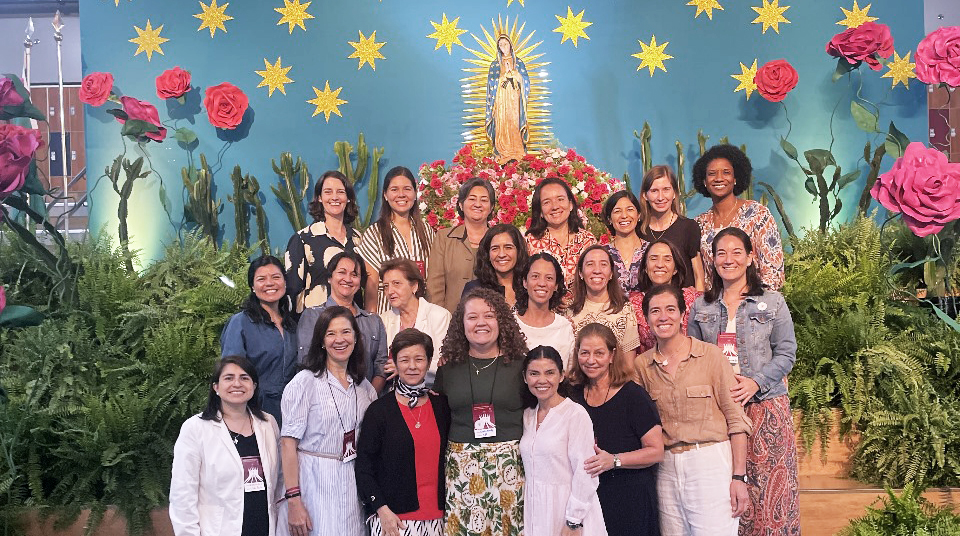 Consagradas del Regnum Christi de Brasil durante el Encuentro de juventud y familia llevado a cabo en Brasilia en noviembre de 2024